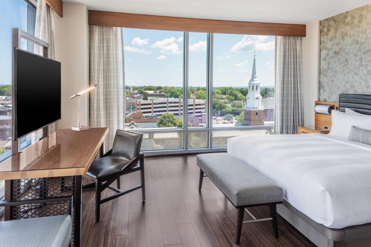 Lancaster Marriott at Penn Square Hotell Exteriör bild