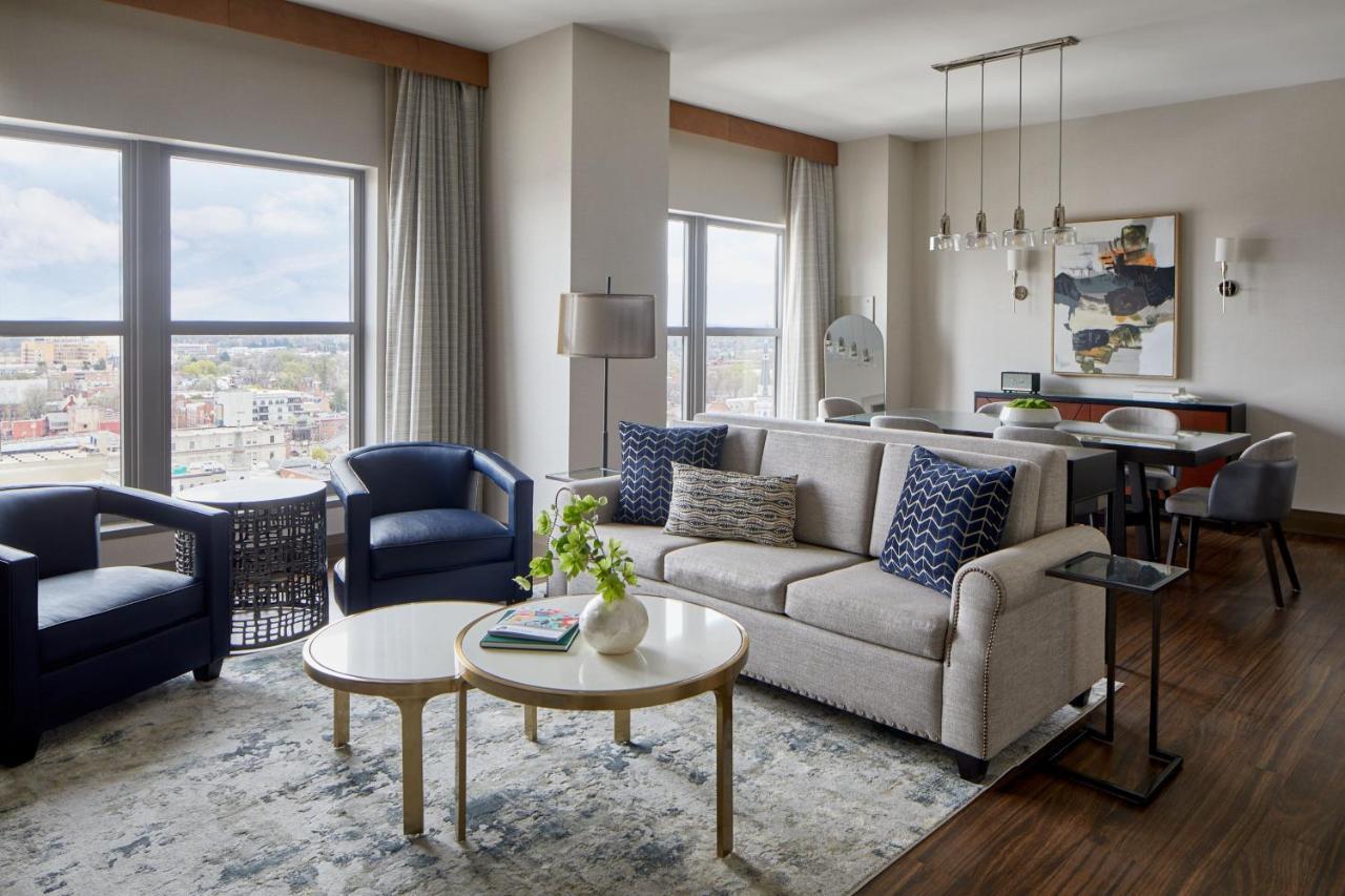 Lancaster Marriott at Penn Square Hotell Exteriör bild