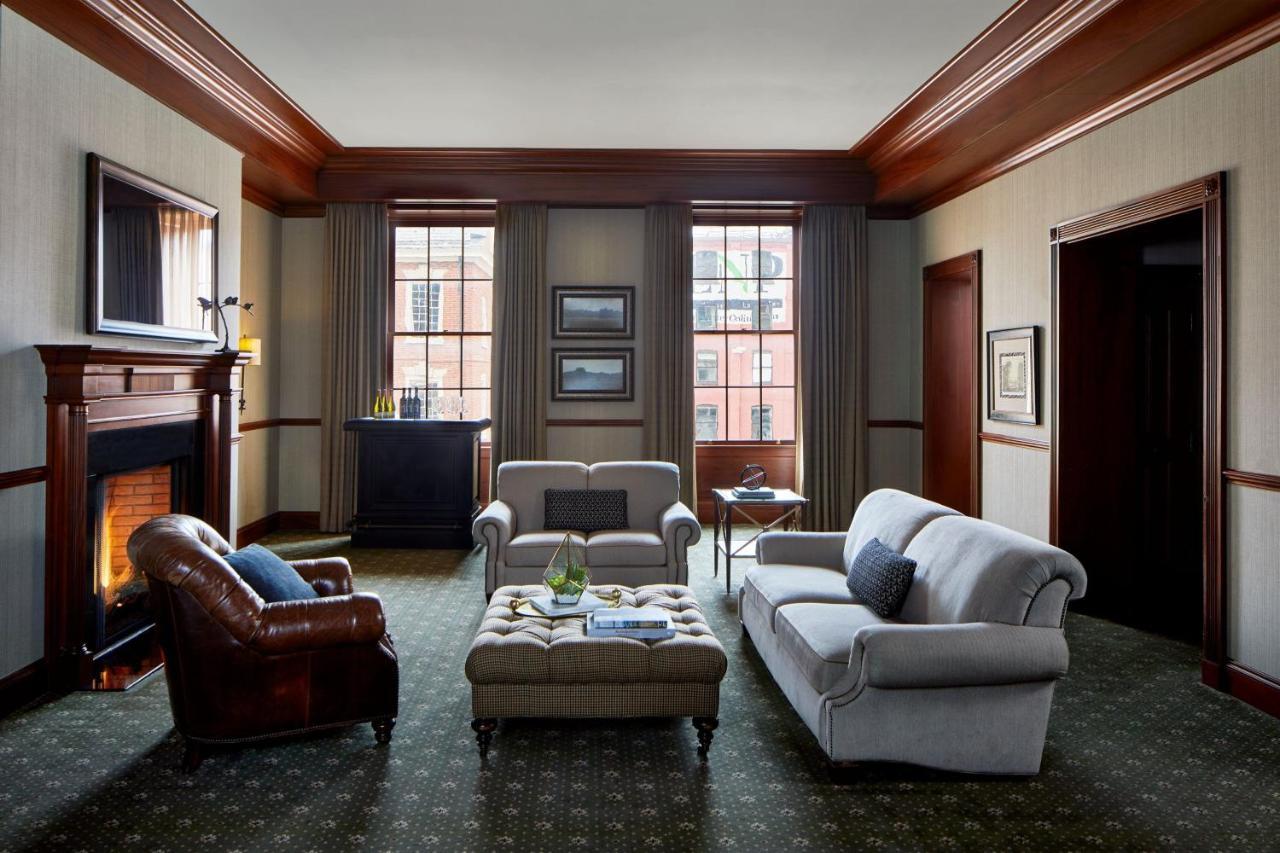 Lancaster Marriott at Penn Square Hotell Exteriör bild
