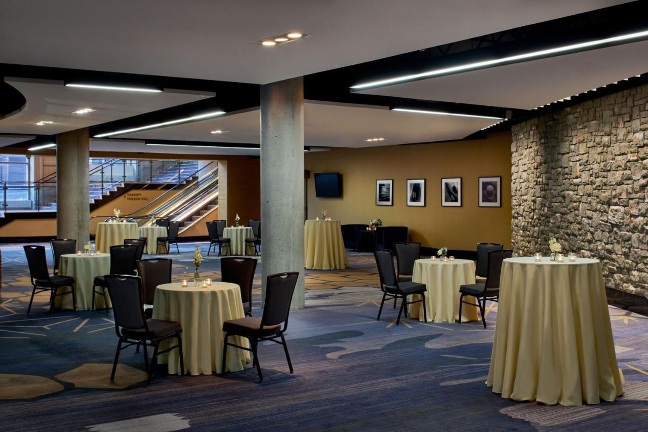 Lancaster Marriott at Penn Square Hotell Exteriör bild