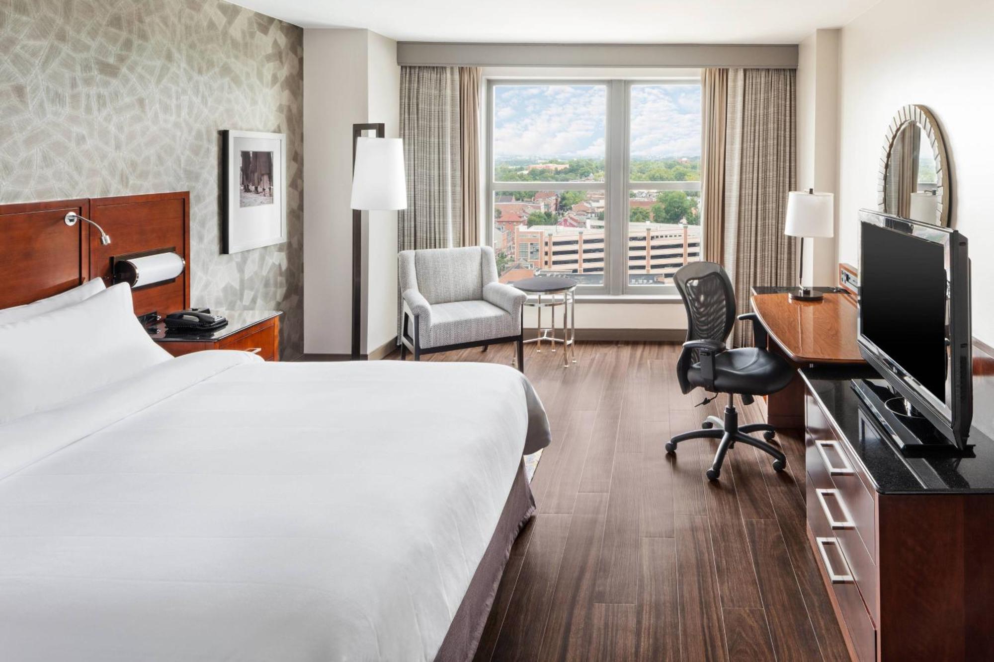 Lancaster Marriott at Penn Square Hotell Exteriör bild